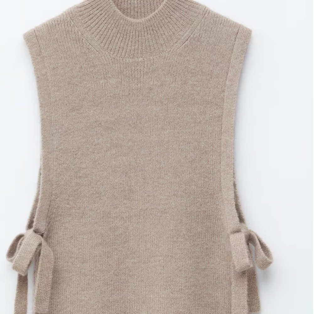 NWOT & Other Stories Beige Sleeveless Knit Sweater